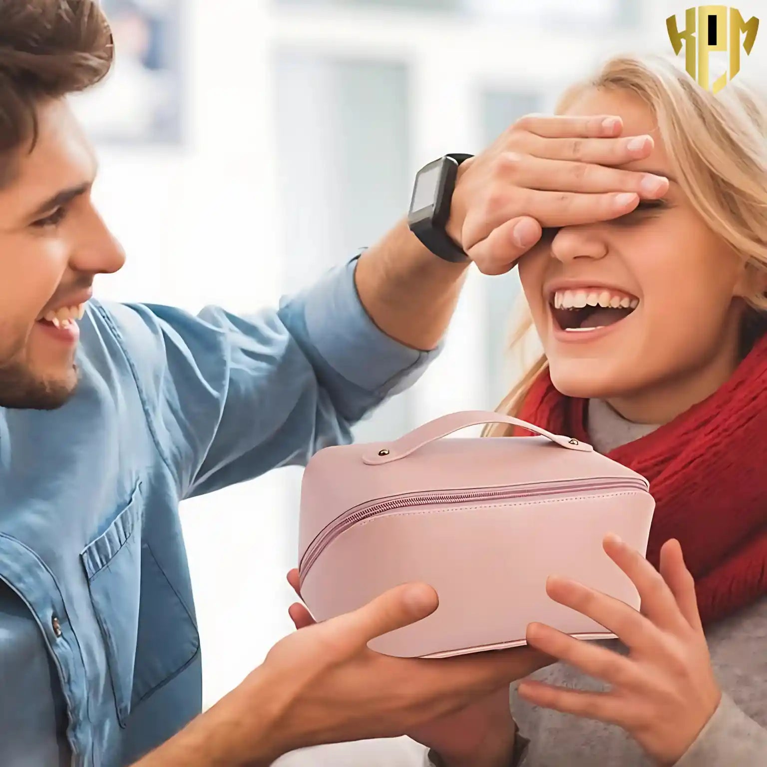 KPM WORLD™ elegant pink PU leather cosmetic bag presented as a thoughtful gift, featuring a premium portable design for makeup storage, travel, and daily organization.